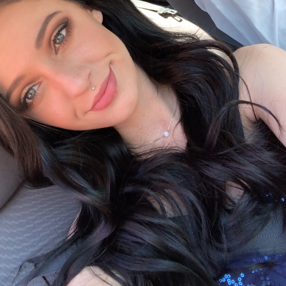 Meet your Posher, Brooke